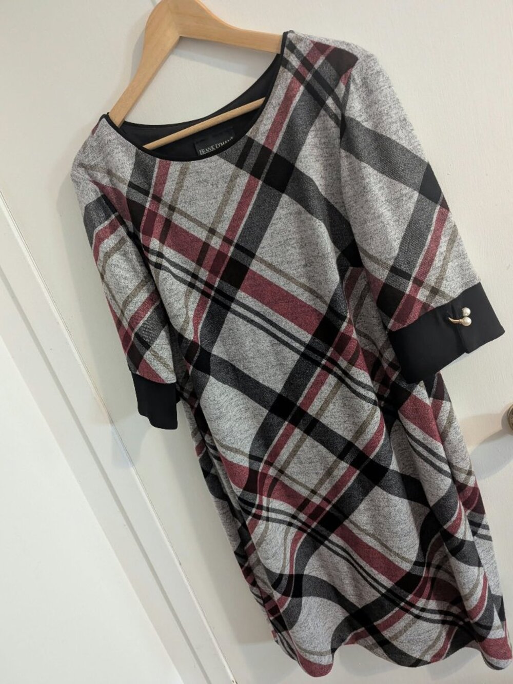FRANK LYMAN like new Plaid Knit Knee Length Dress Size 20 (fits 16-18) Red Black